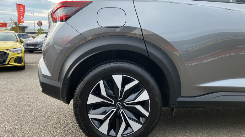 Nissan Juke 1.0 DiG-T Acenta Premium 5dr Petrol Hatchback